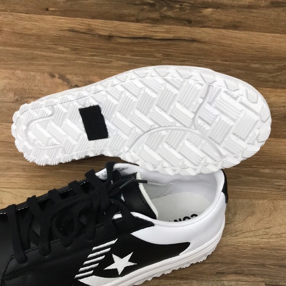 CONVERSE LOW TOP BRAND NEW - Picture 5 of 16